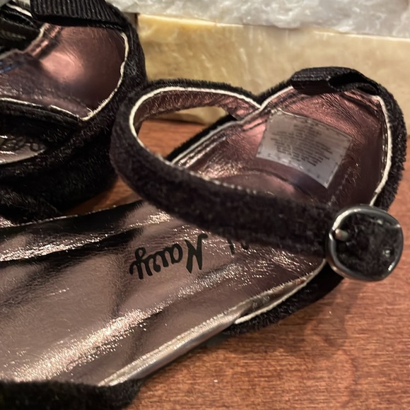 Old Navy toddler dress shoes - Picture 4 of 7